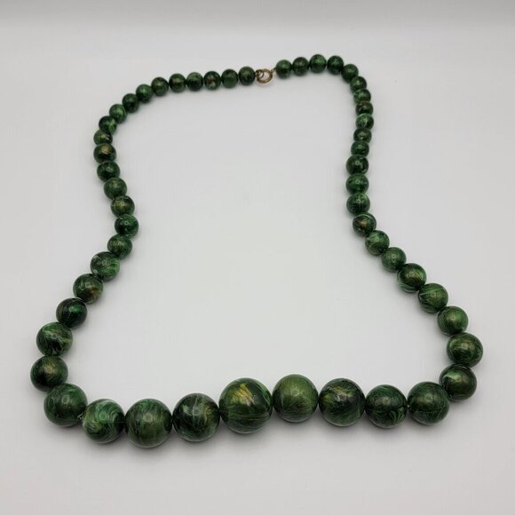 Green Marbled Lucite Platic Ball Beaded Necklace 27 Inch Spring Ring Clasp - Picture 2 of 9